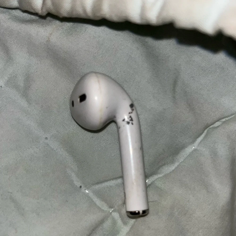 FAIR Apple Airpod Right Side Only (A1523) 1st Generation - White